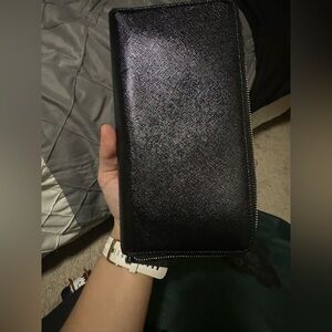 Halogen Black Textured Zip Wallet